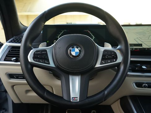 Used 2024 BMW X7 xDrive40i w/ M Sport Package image 12