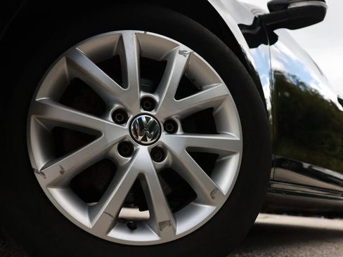 Used 2012 Volkswagen Jetta SE FWD image 24
