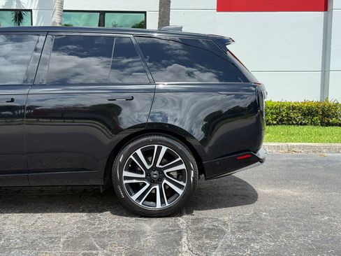 Used 2023 Land Rover Range Rover SE AWD/4WD image 12