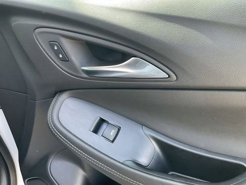 Used 2025 Buick Encore GX Preferred AWD/4WD image 16