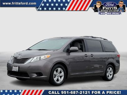 Used 2017 Toyota Sienna LE