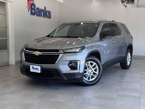Certified 2023 Chevrolet Traverse LS AWD/4WD image 2