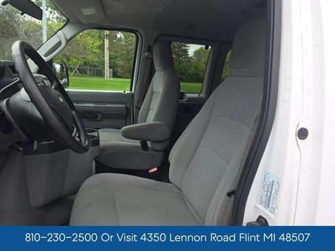 Used 2010 Ford E-350 and Econoline 350 XLT RWD image 12
