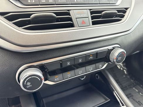 Used 2024 Nissan Altima 2.5 SR FWD image 19