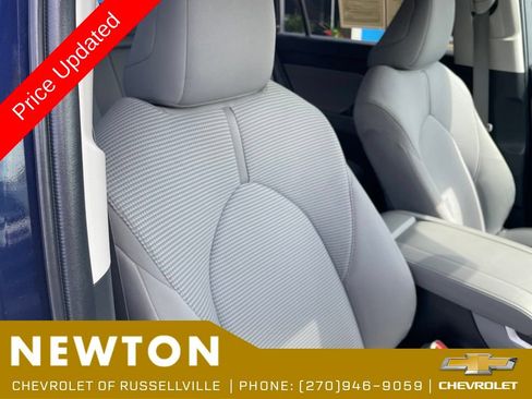 Used 2022 Toyota Highlander LE AWD/4WD image 20