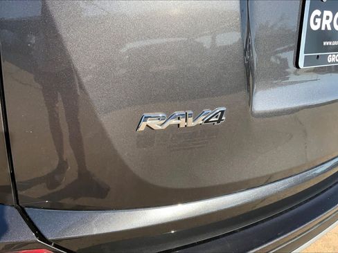 Used 2018 Toyota RAV4 XLE w/ Plus Extra Value Package AWD/4WD image 29