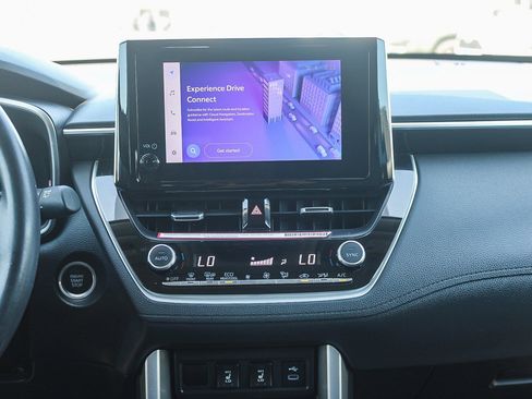 Used 2023 Toyota Corolla Cross XLE w/ Convenience Package FWD image 14
