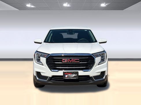 Used 2024 GMC Terrain SLE image 6