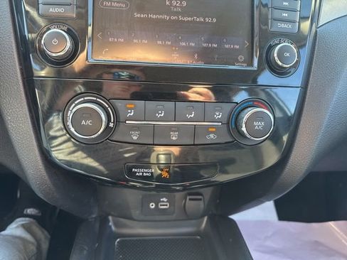 Used 2019 Nissan Rogue Sport S w/ Appearance Package FWD image 18