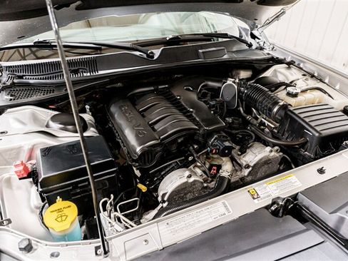 Used 2010 Dodge Challenger SE RWD image 26