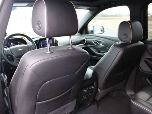 Used 2023 Chevrolet Traverse Premier AWD/4WD image 24