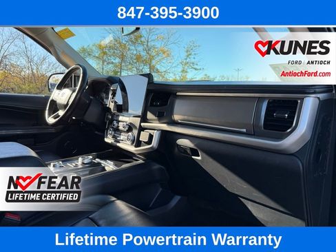Used 2023 Ford Expedition XLT image 16