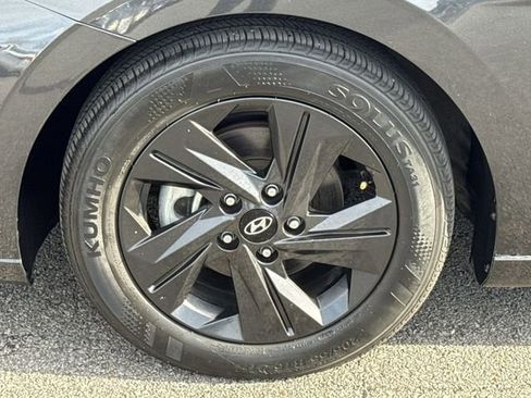 Used 2023 Hyundai Elantra SEL image 20