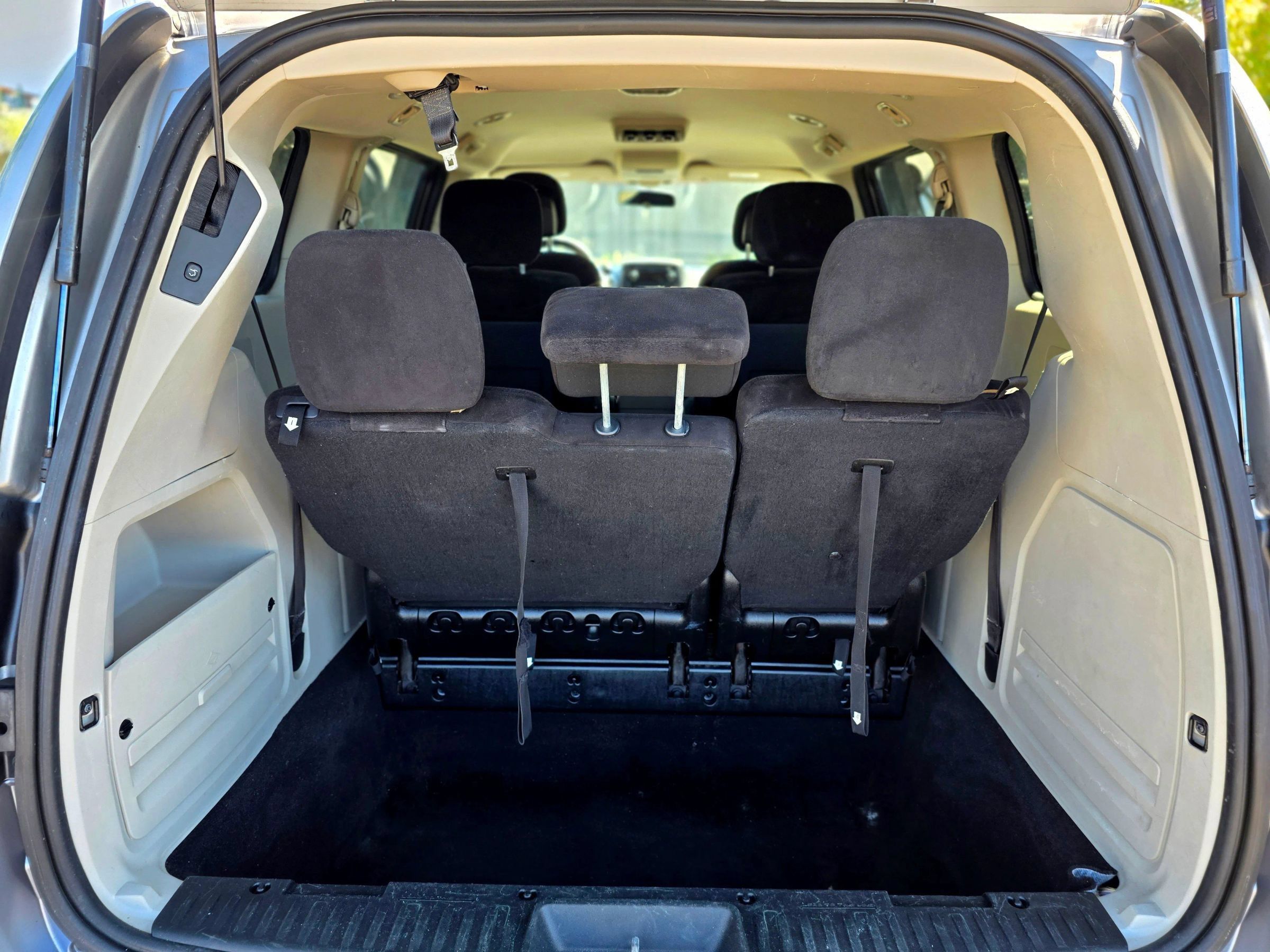 Used 2013 Dodge Grand Caravan SXT FWD image 53