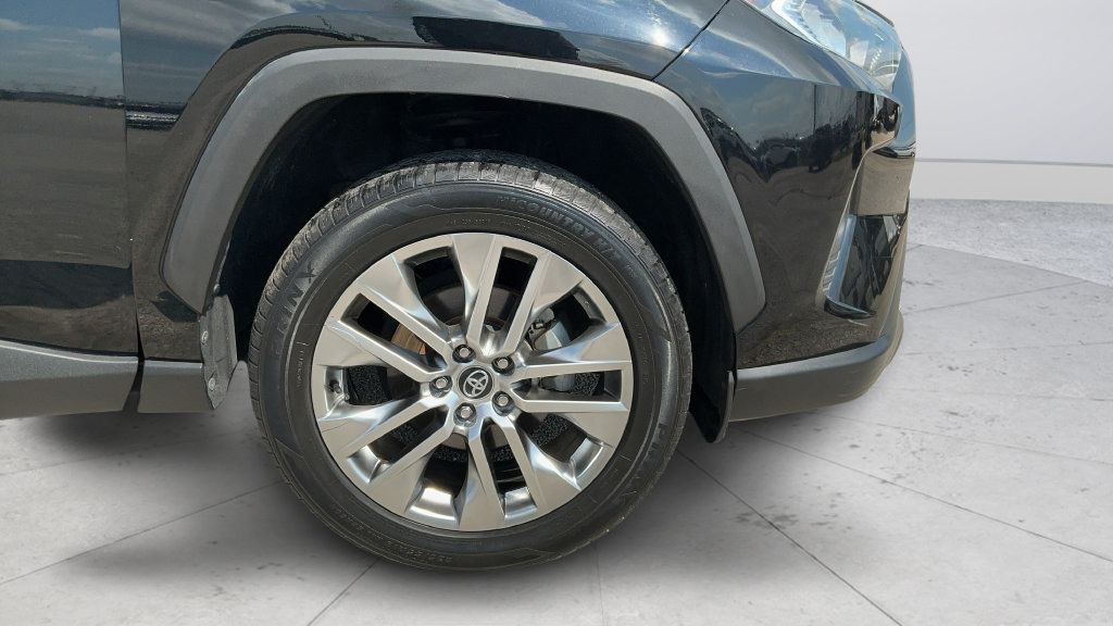 Used 2021 Toyota RAV4 XLE Premium FWD image 25
