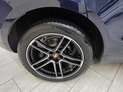 Used 2021 Porsche Macan AWD/4WD image 43