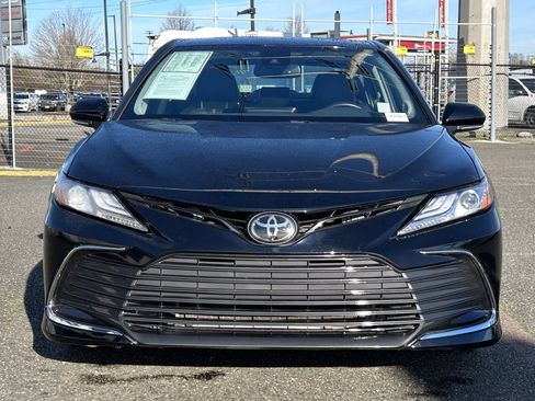 Certified 2023 Toyota Camry XLE image 2