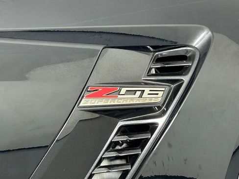Used 2016 Chevrolet Corvette Z06 w/ 3LZ Preferred Equipment Group RWD image 15