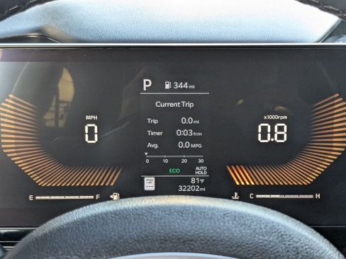 Used 2025 Kia Carnival image 18