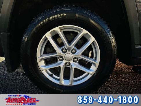 Used 2022 Jeep Grand Cherokee L Laredo w/ Luxury Tech Group I image 22