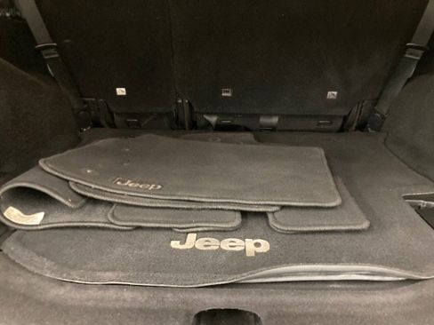 Used 2015 Jeep Wrangler Unlimited Sahara w/ Dual Top Group image 40