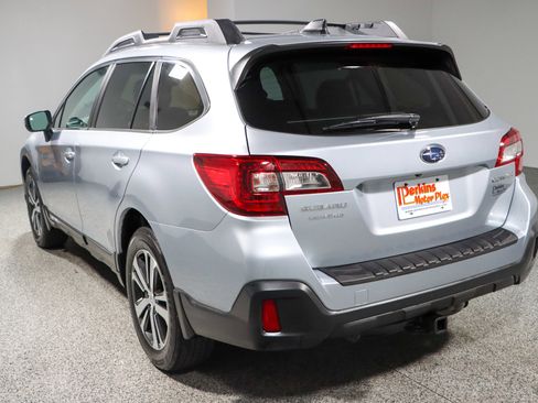 Used 2018 Subaru Outback 2.5i Limited w/ Popular Package #2 image 9