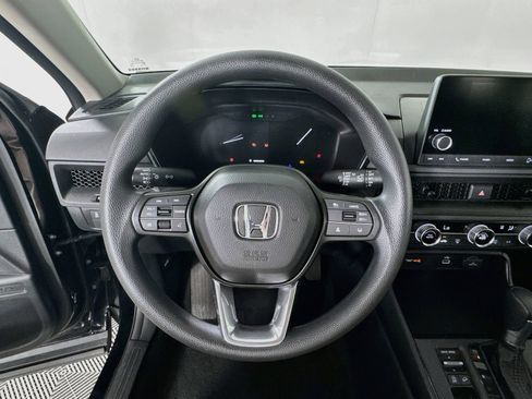 Used 2025 Honda CR-V LX image 13