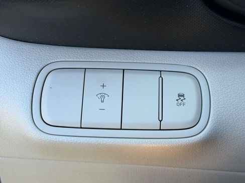 Certified 2023 Hyundai Venue SEL w/ Cargo Package FWD image 22