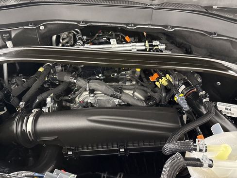 Used 2025 Ford Explorer Platinum image 37