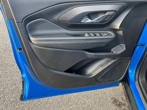 Used 2024 GMC Terrain SLE image 13