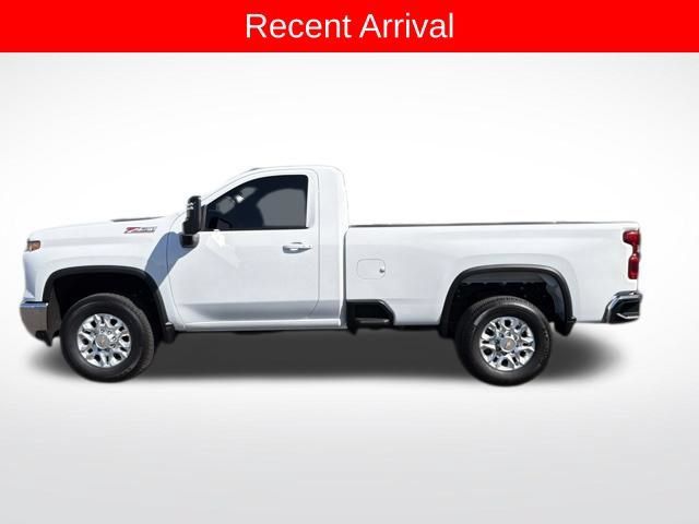 Used 2025 Chevrolet Silverado 3500 LT AWD/4WD image 8