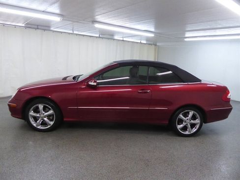 Used 2005 Mercedes-Benz CLK 320 Cabriolet image 4