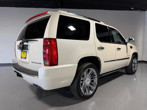 Used 2014 Cadillac Escalade Platinum AWD/4WD image 4
