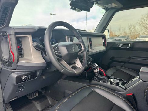 Used 2025 Ford Bronco Big Bend w/ Black Diamond Package image 16