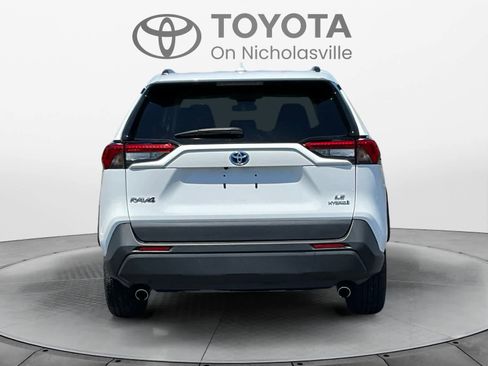 Used 2022 Toyota RAV4 LE AWD/4WD image 5
