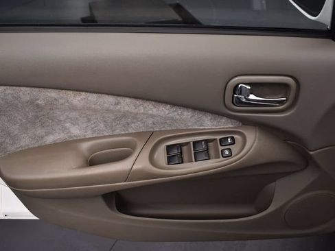 Used 2002 Nissan Sentra GXE FWD image 10