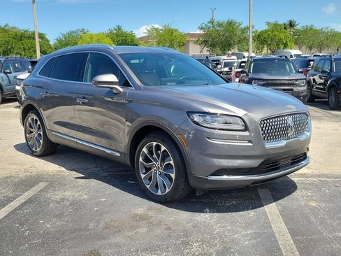 Used 2023 Lincoln Nautilus Reserve FWD image 2