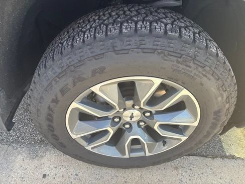 Used 2025 Chevrolet Silverado 1500 RST AWD/4WD image 6