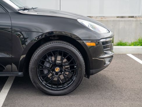 Used 2018 Porsche Macan AWD/4WD image 9