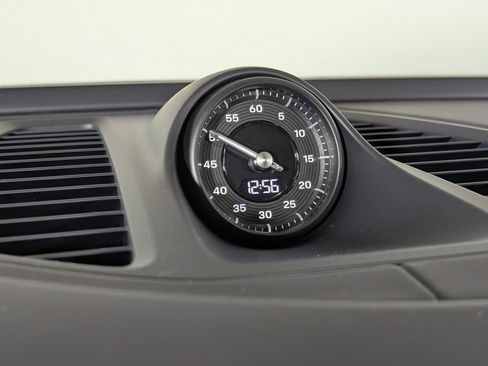 New 2025 Porsche Macan 4 Electric image 32