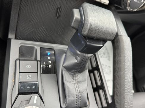 Used 2024 Toyota Tacoma SR image 6