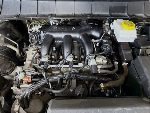 Used 2024 Nissan Pathfinder SV FWD image 39