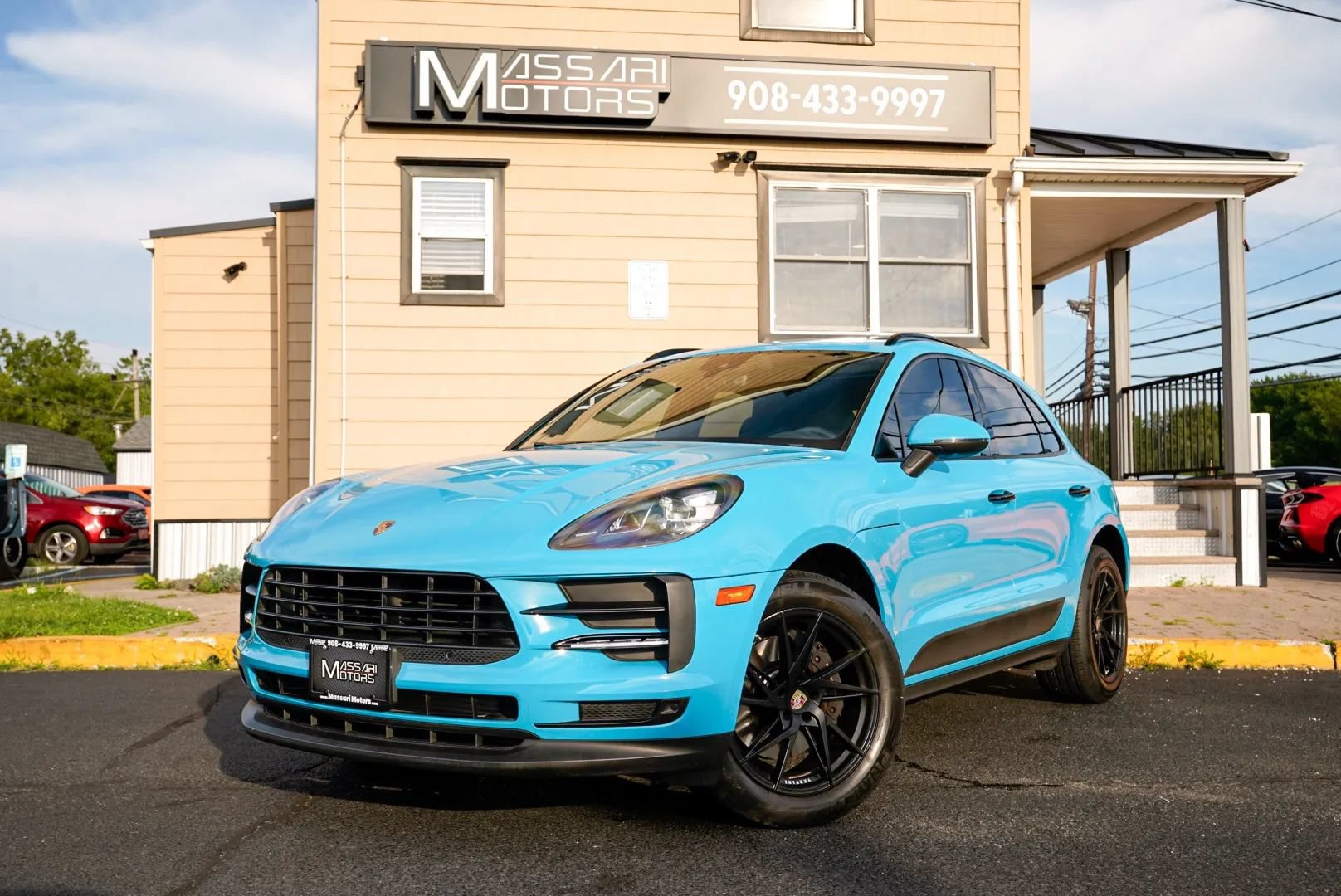 Used 2021 Porsche Macan AWD/4WD image 1