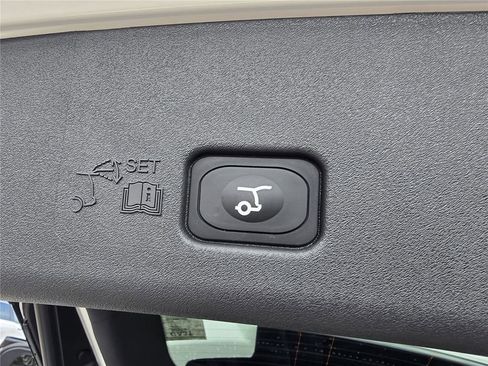 New 2026 Lincoln Nautilus Premier image 24