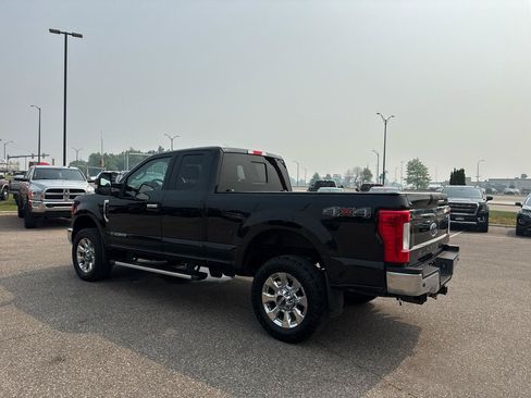 Used 2019 Ford F350 Lariat w/ Chrome Package AWD/4WD image 3