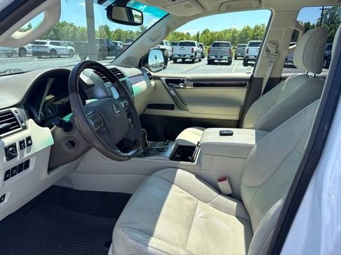 Used 2017 Lexus GX 460 Premium w/ Premium Package AWD/4WD image 16