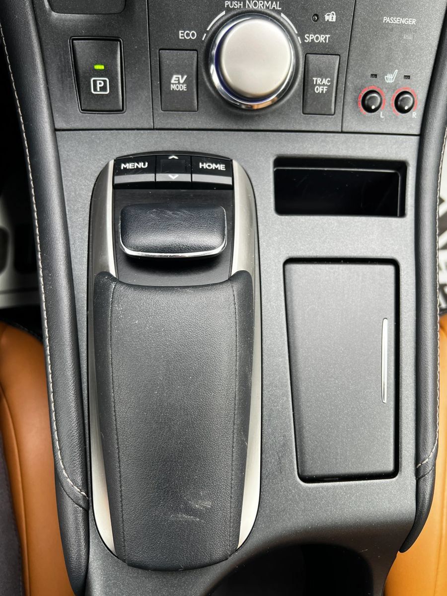 Used 2014 Lexus CT 200h FWD image 25