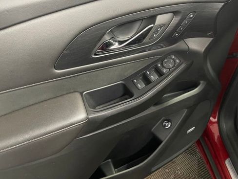 Used 2023 Chevrolet Traverse High Country image 31