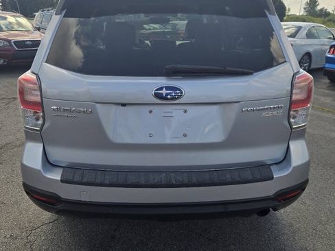 Used 2017 Subaru Forester 2.5i Touring AWD/4WD image 5