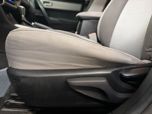 Used 2017 Toyota Corolla LE image 10